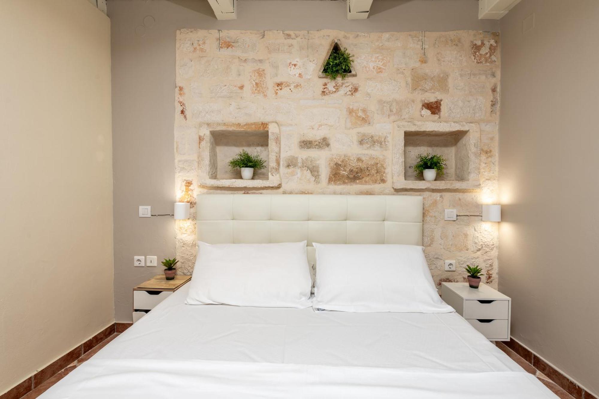 Orama Stone Apartments - Authentic Hospitality In A Historical Location, By Zantewize Chambre photo
